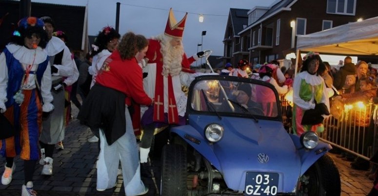 Sinterklaasintocht in De Kwakel Sint en Pieten in De Kwakel (Ron Koppenol)