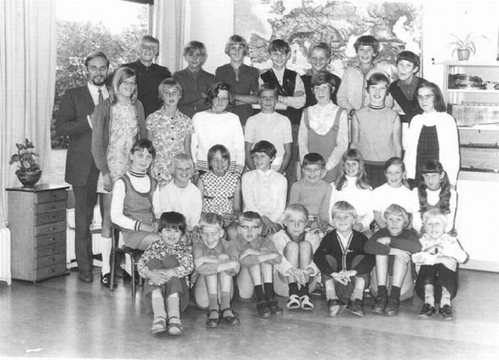 1970-1971-klas-6-agere-school-o-l-v-louis-honkoop.jpg