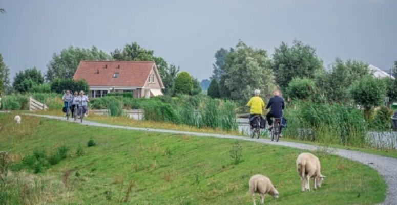 LTO fietstocht langs kwekers groot succes