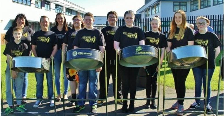foto 001- Steelband Steelworks uit Middlesbrough