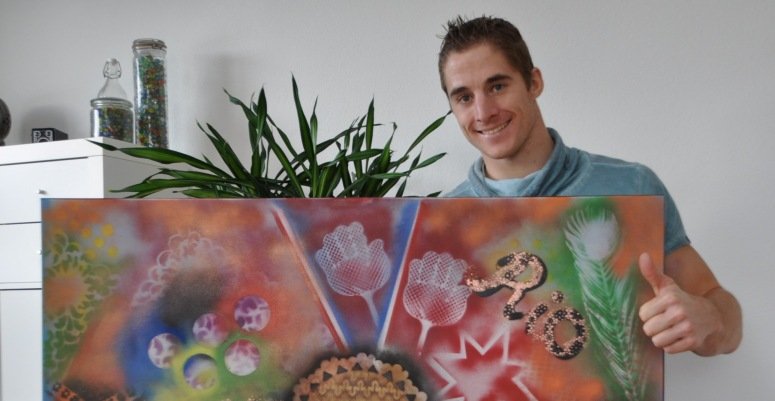 Jetze Plat met Graffiti schilderij (Paparazzi Media)