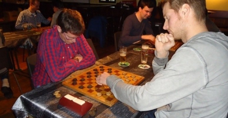 Eric van Breukelen moet het hoofd buigen voor Mike Kouwenhoven