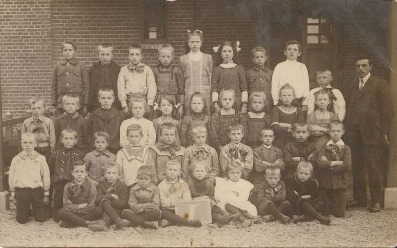 1910-1912-schoolfoto.jpg