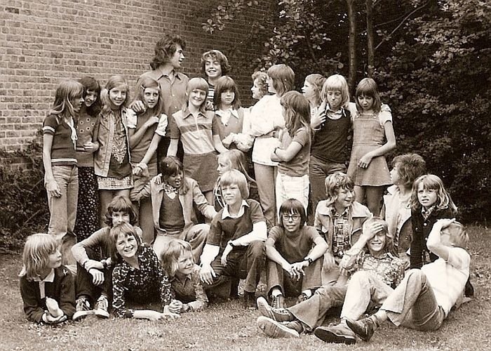 1974-6e-klas-onderwijzer-willem-pronk.jpg